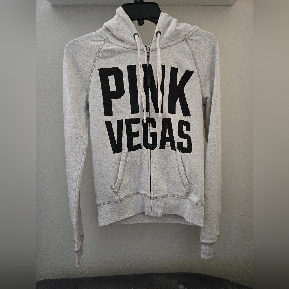 VS Pink Las Vegas Destination Hoodie. (LIMITED EDITION)
